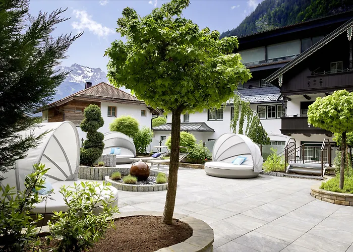 Neue Post Hotel