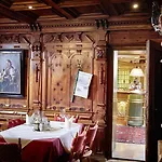 Hotel Neue Post 4*